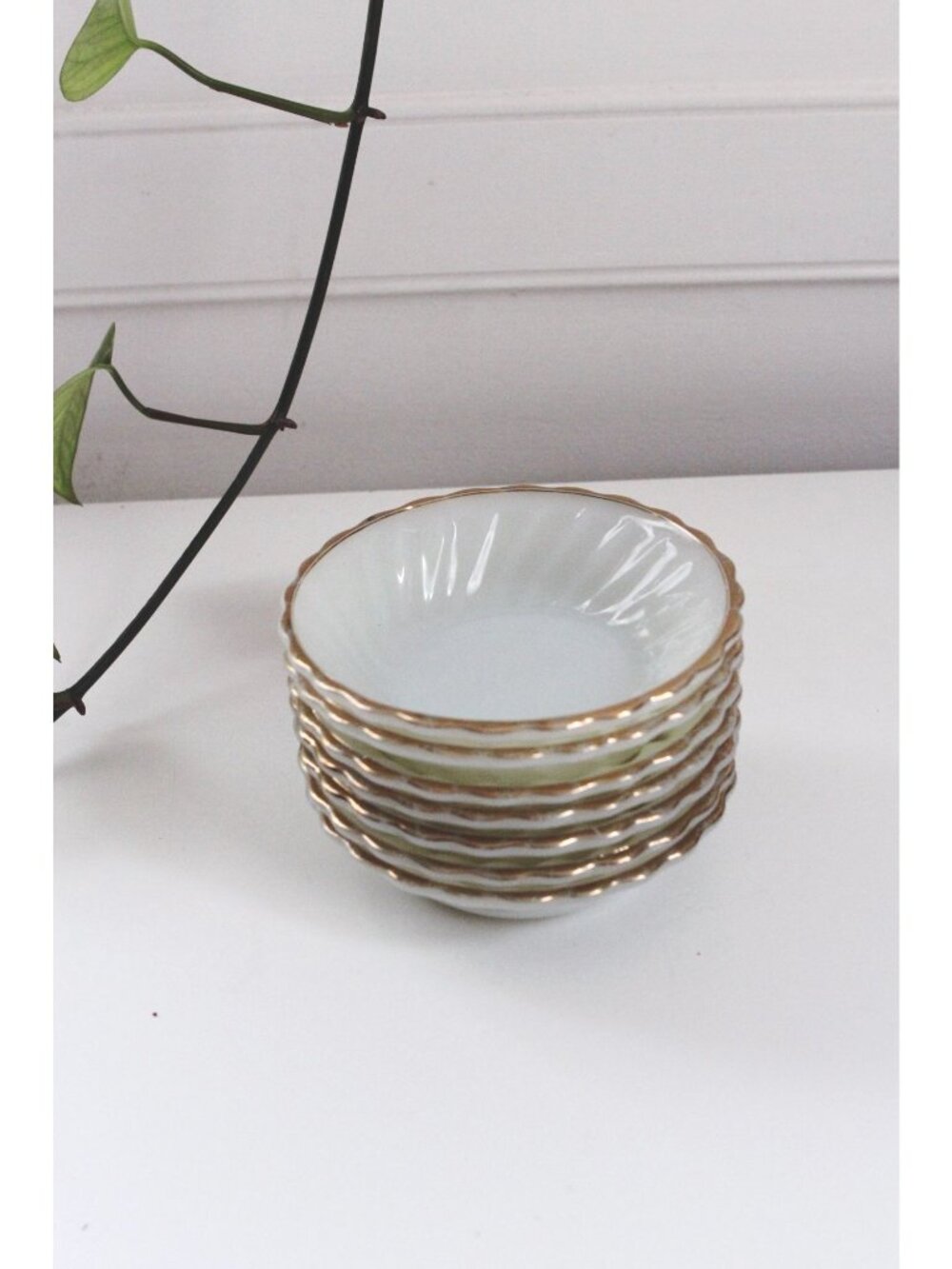Vintage Milk Glass Bowls Set of 7 - Anchor Hocking Fire-King - Gold Trim Scallop